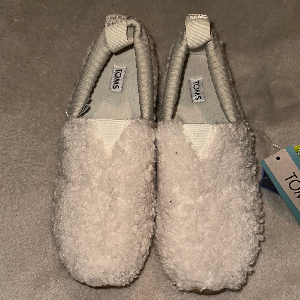 TOMS Cream Fuzzy Slippers
